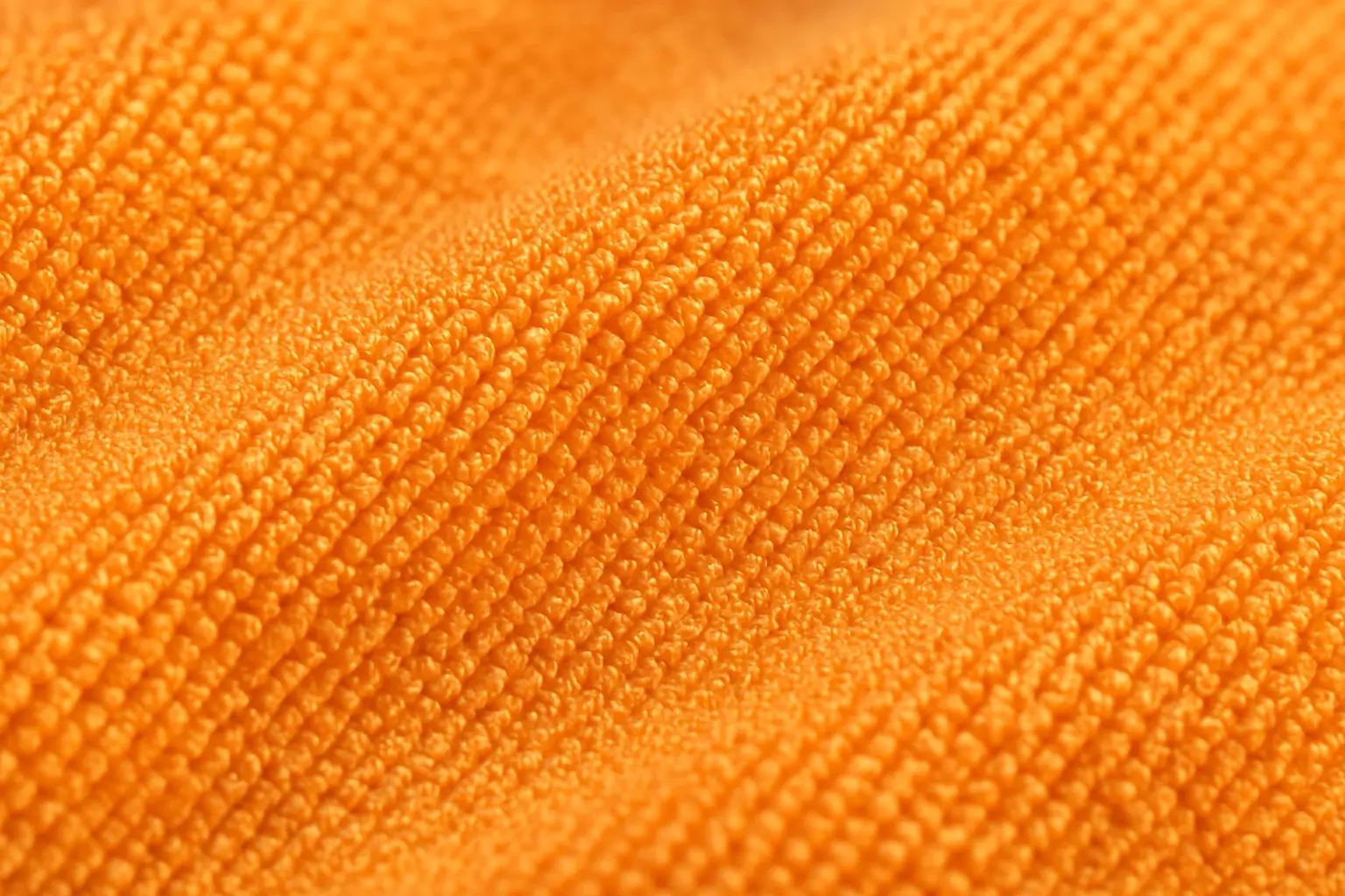 Mikrofiber bezin dokusunu yakından gösteren detaylı bir fotoğraf